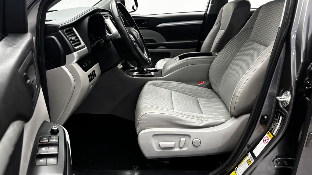 Thumbnail: 2018 Toyota Highlander - 12