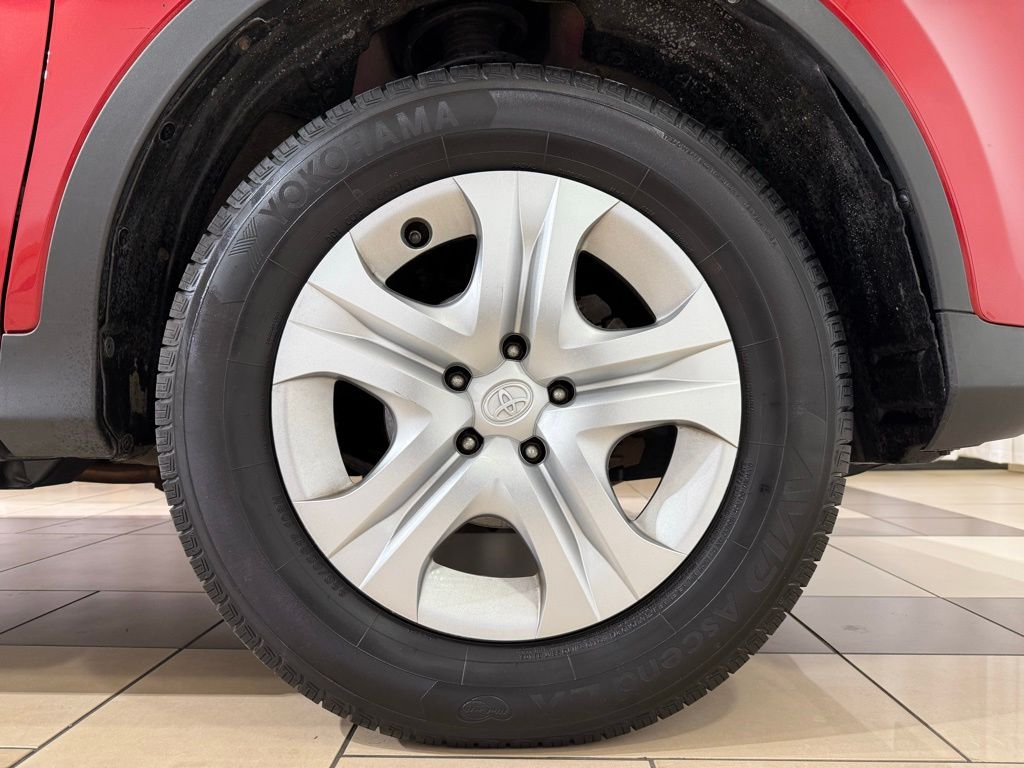 Thumbnail: 2015 Toyota RAV4 - 9