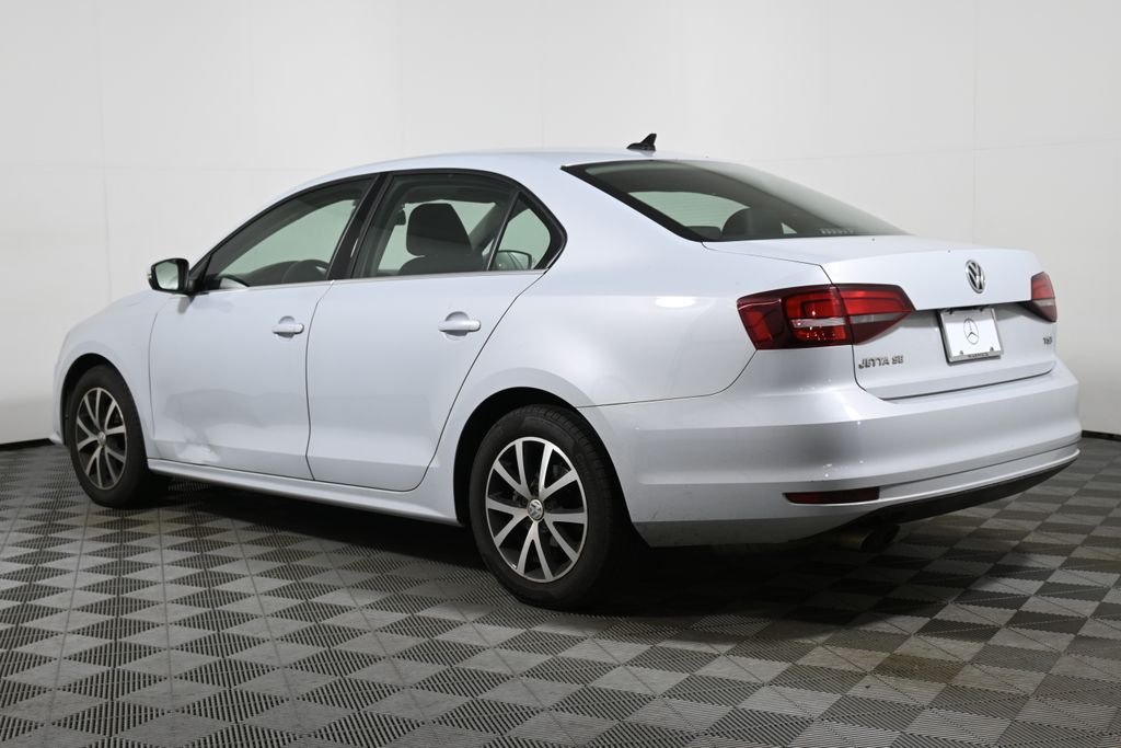 Thumbnail: 2017 Volkswagen Jetta - 8