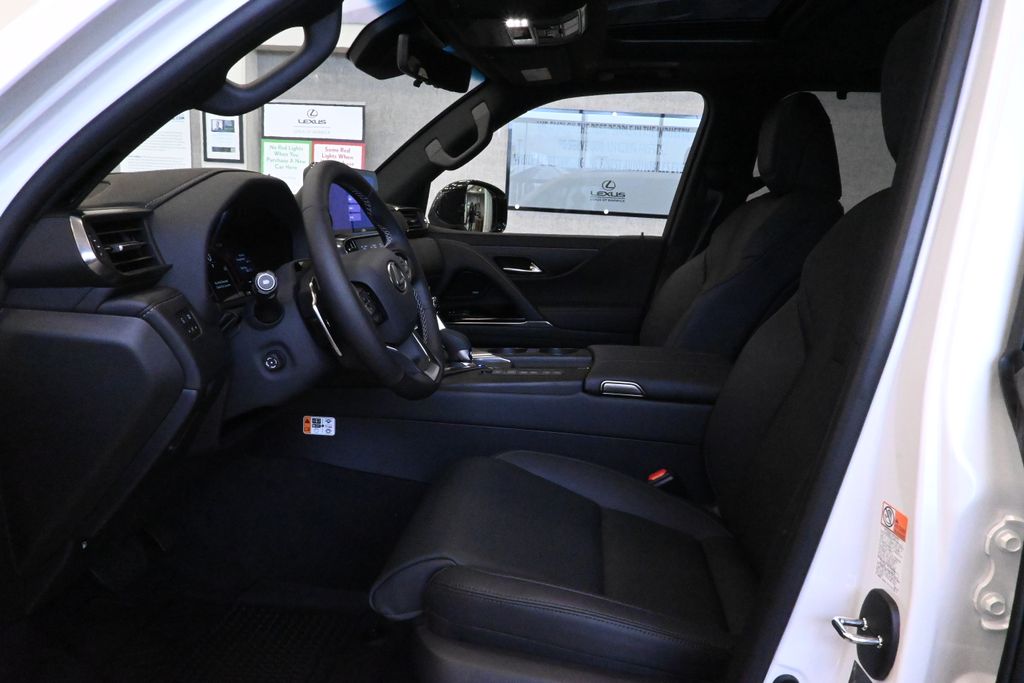 Thumbnail: 2025 Lexus LX - 3