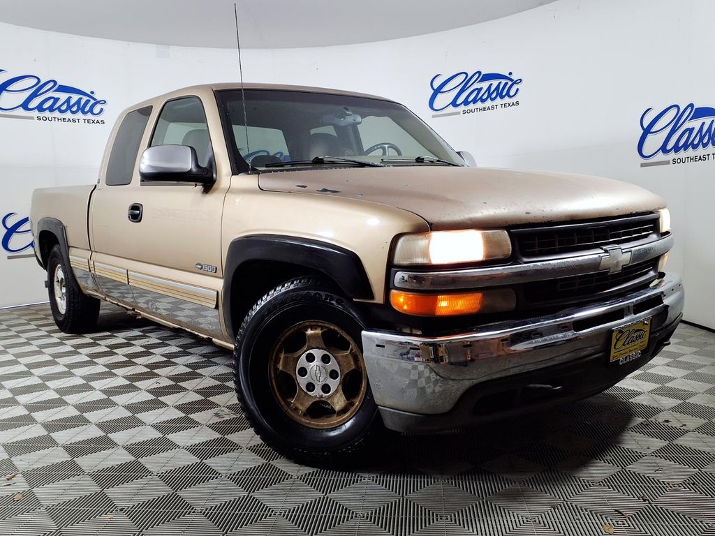 Brown (Tan) 2000 Chevrolet Silverado 1500 Extended Cab 4WD Pickup Truck Four-Wheel Drive 4-Speed Automatic