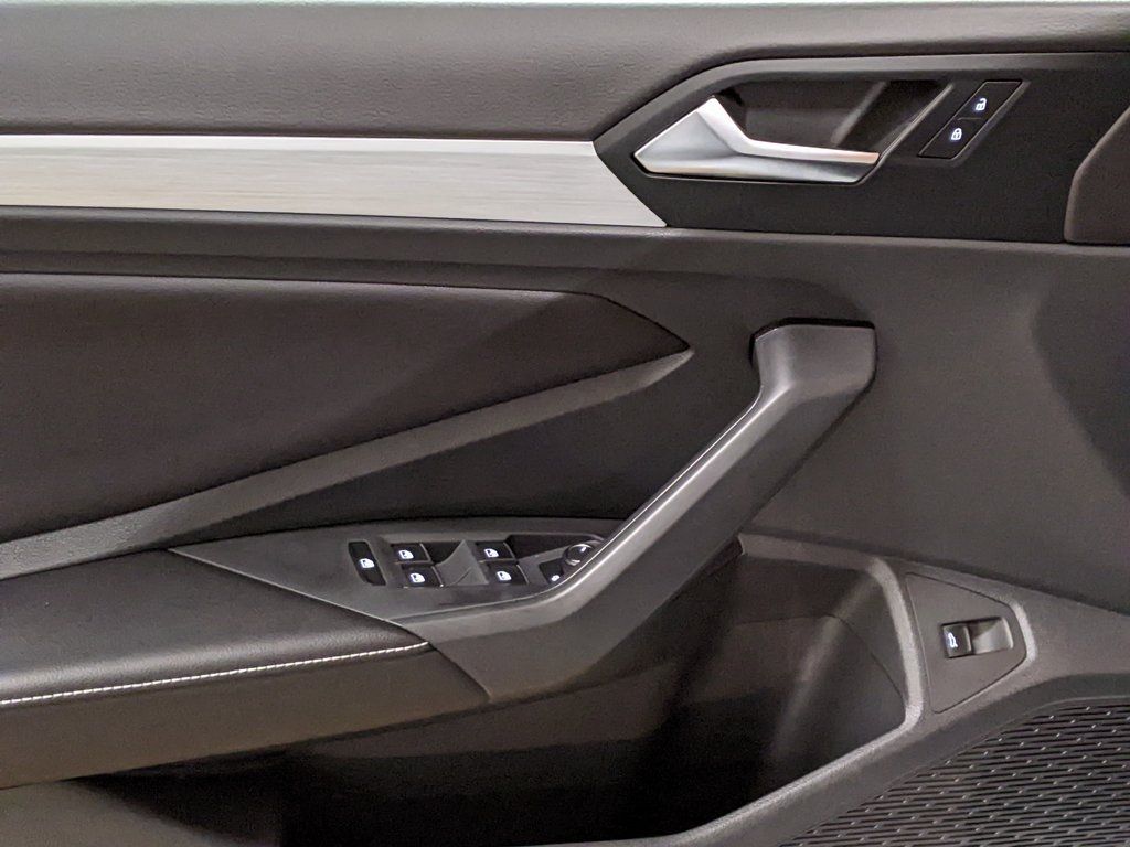 2026 Volkswagen Jetta Sport - Photo 10