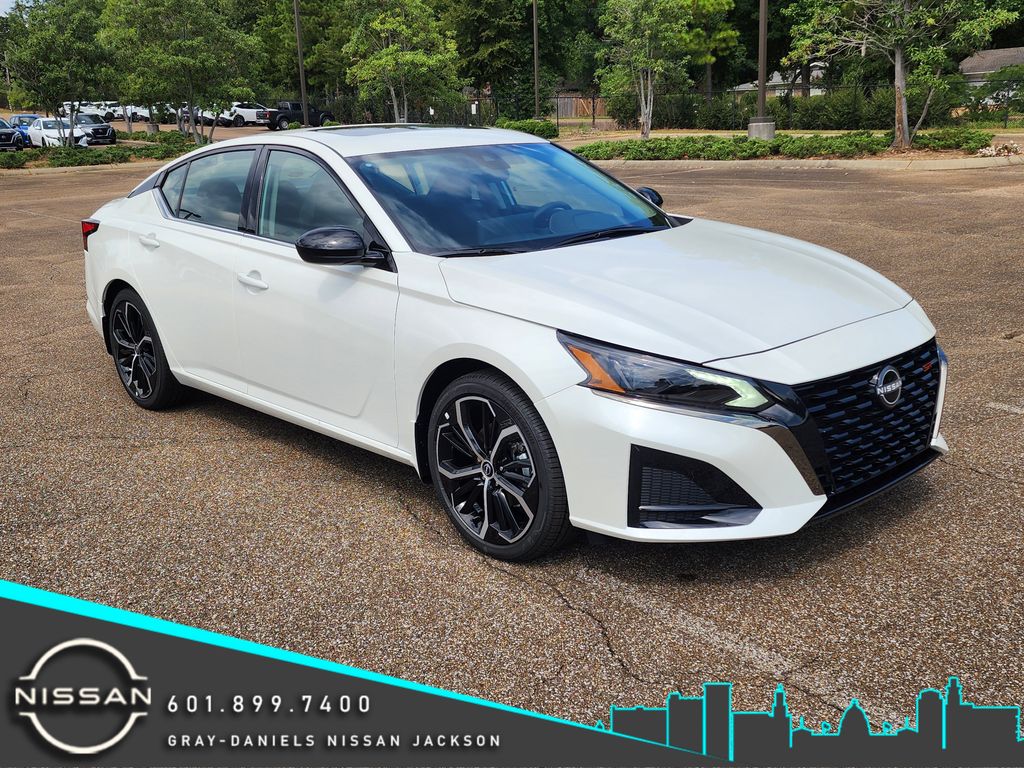 2025 Nissan Altima 2.5 SR FWD