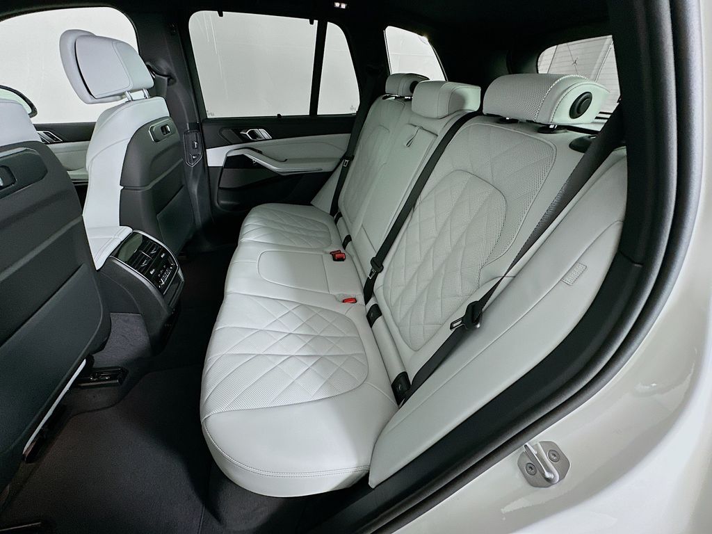 Thumbnail: 2026 BMW X5 - 17