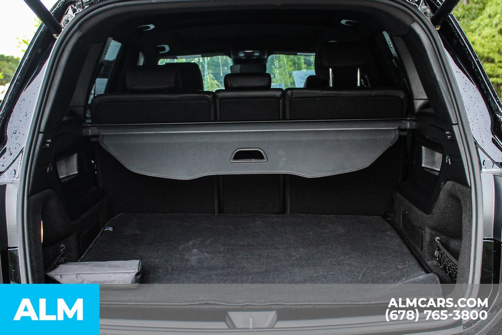 Used 2025 Black Mercedes-Benz GLB 250 image 21