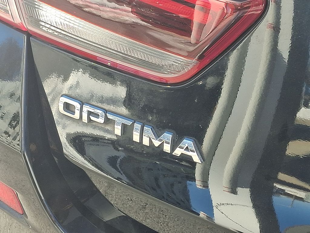 Thumbnail: 2019 Kia Optima - 32