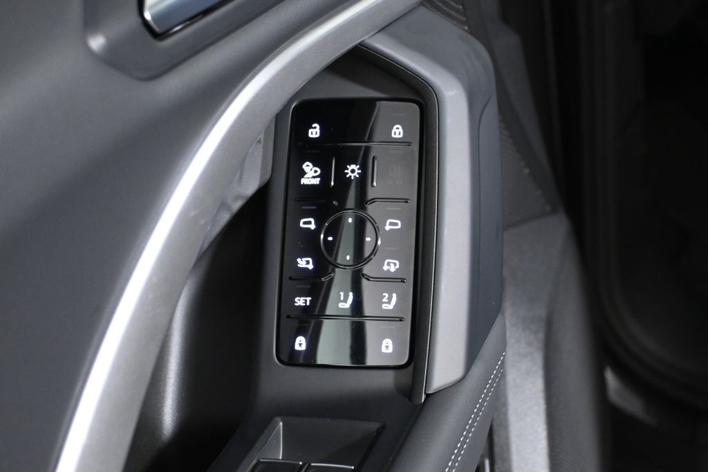 Thumbnail: 2025 Audi Q5 - 25