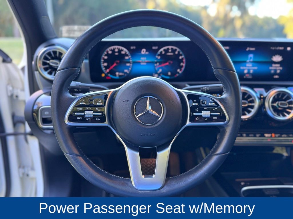 2022 Mercedes-Benz A 220 