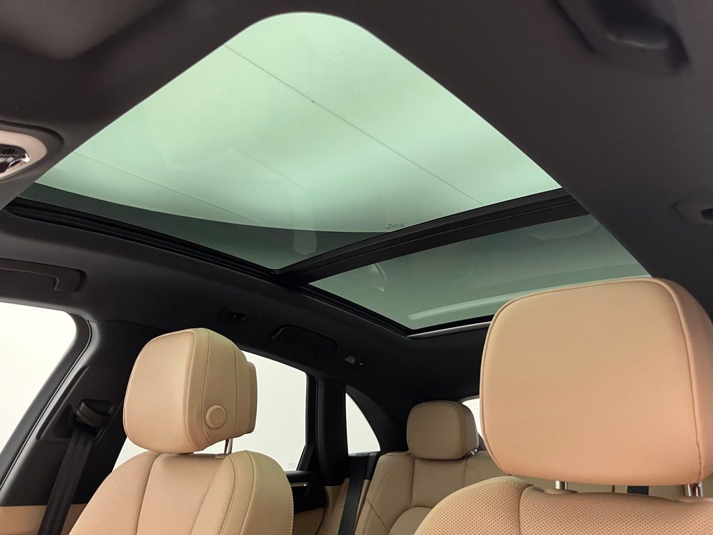 Thumbnail: 2025 Porsche Macan - 22