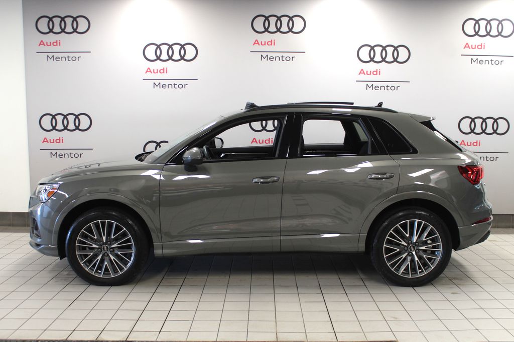Thumbnail: 2023 Audi Q3 - 3