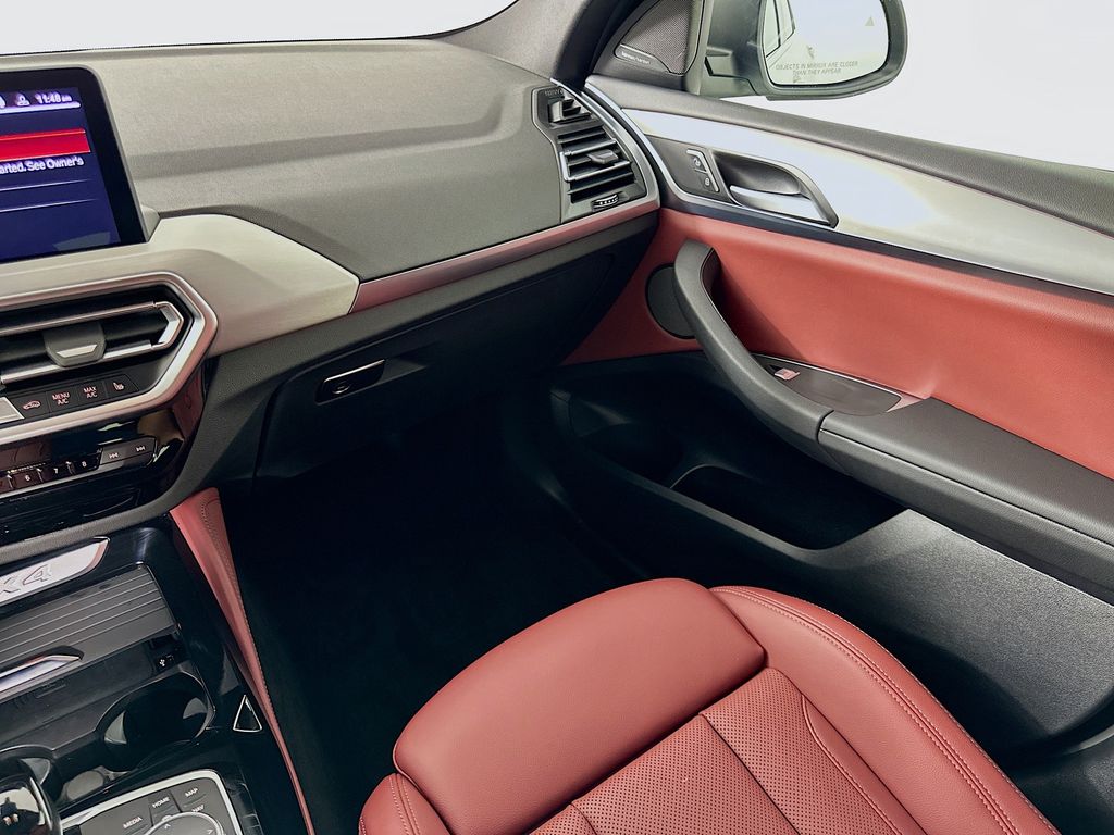 Thumbnail: 2025 BMW X4 - 24