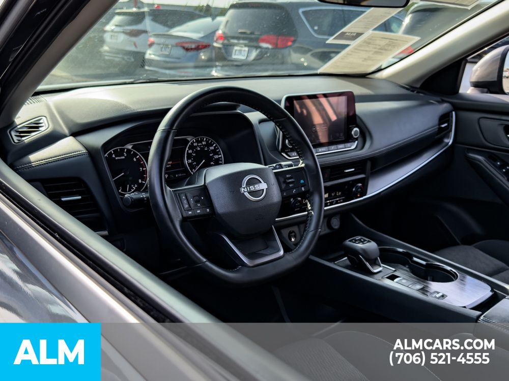 Used 2025 Gray Nissan SV image 10