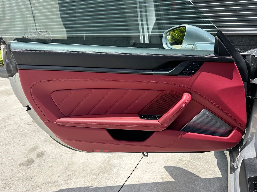 Thumbnail: 2025 Porsche 911 - 20