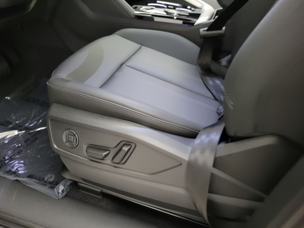 Thumbnail: 2026 Audi Q5 - 22
