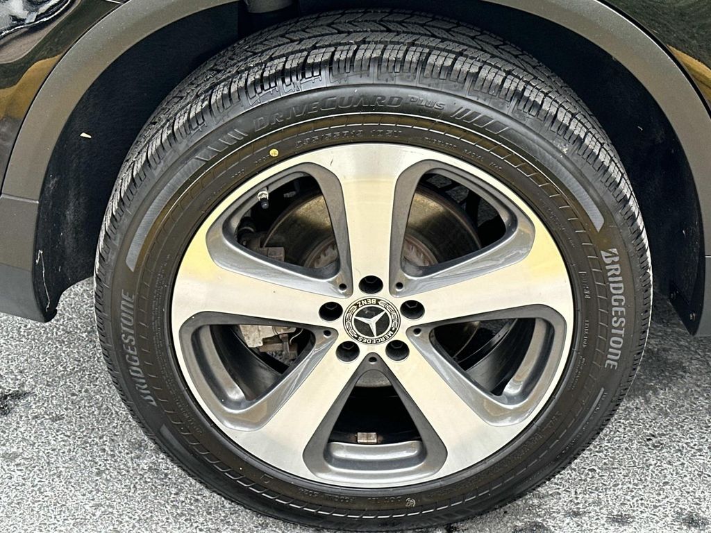 Thumbnail: 2020 Mercedes-Benz GLC - 16