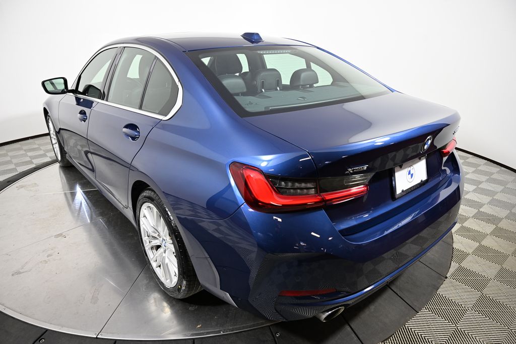 Thumbnail: 2024 BMW 3 Series - 3