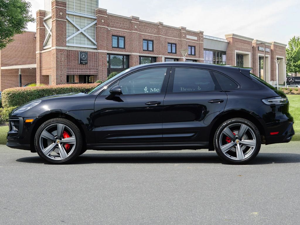 Thumbnail: 2023 Porsche Macan - 8