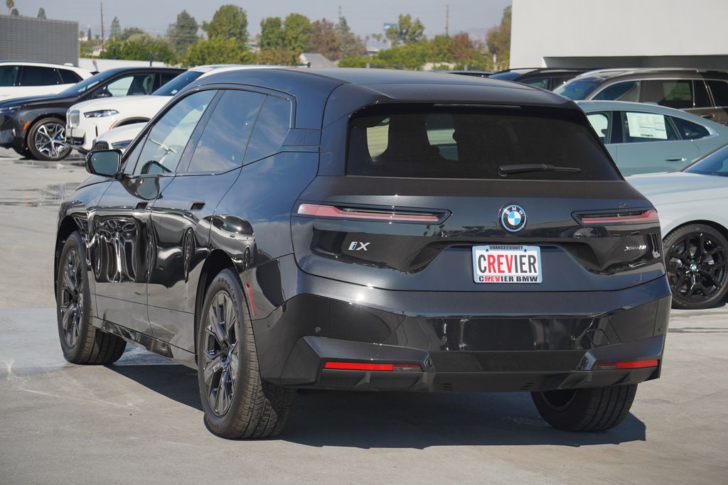 2025 BMW iX xDrive50 7