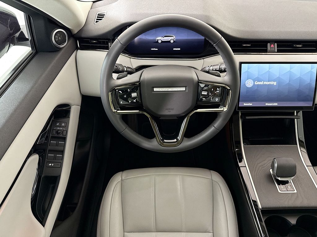 Thumbnail: 2025 Land Rover Range Rover Evoque - 10