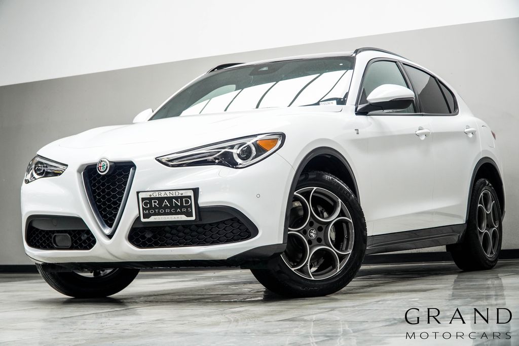 2023 Alfa Romeo Stelvio Ti AWD