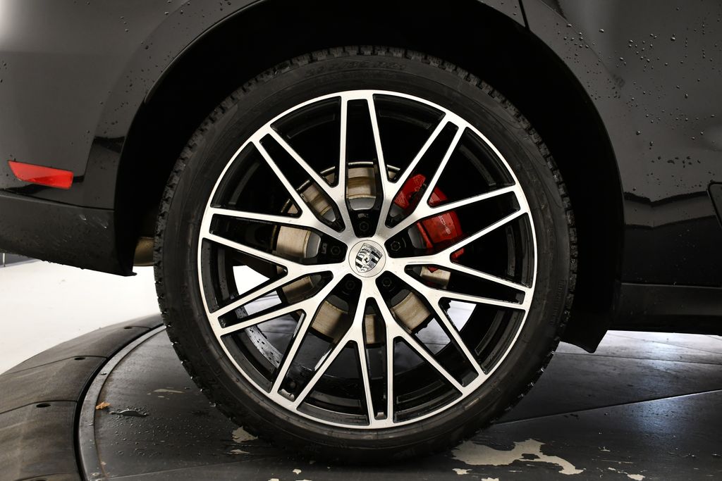 Thumbnail: 2023 Porsche Macan - 17