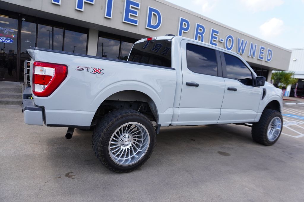 View vehicle photo 6