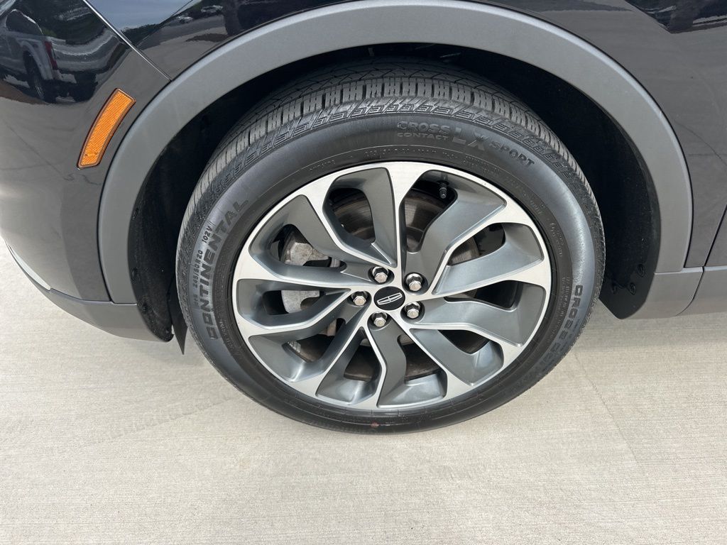 2022 Infinite Black Metallic Clearcoat Lincoln Nautilus Reserve AWD SUV