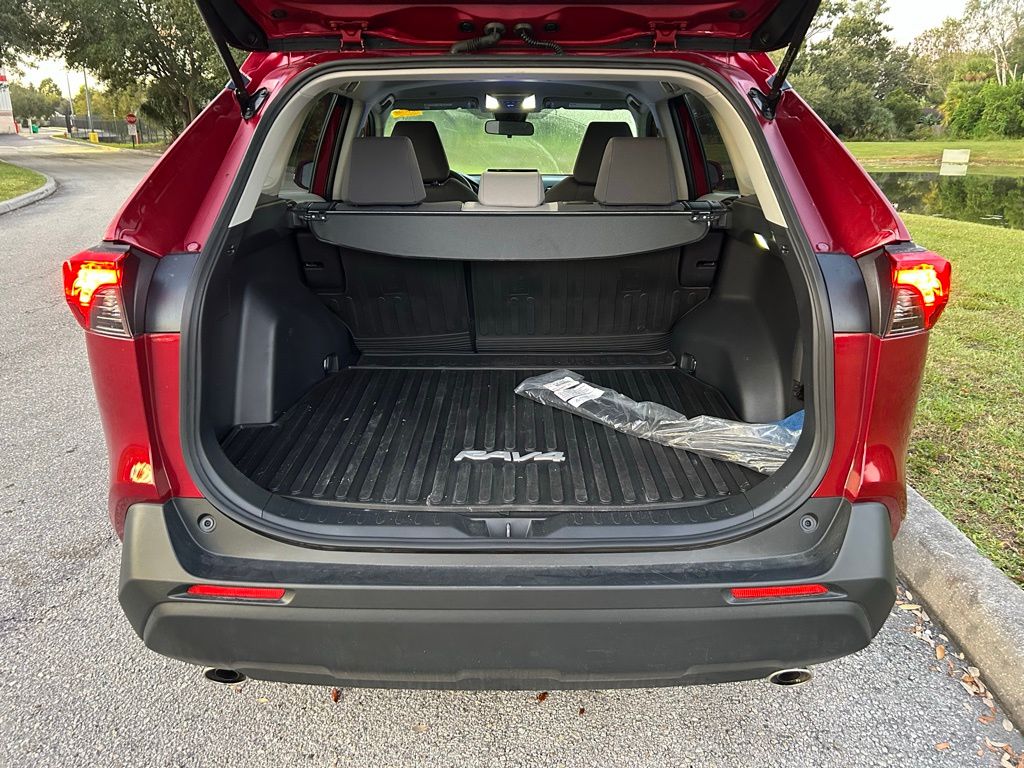 Thumbnail: 2024 Toyota RAV4 - 10