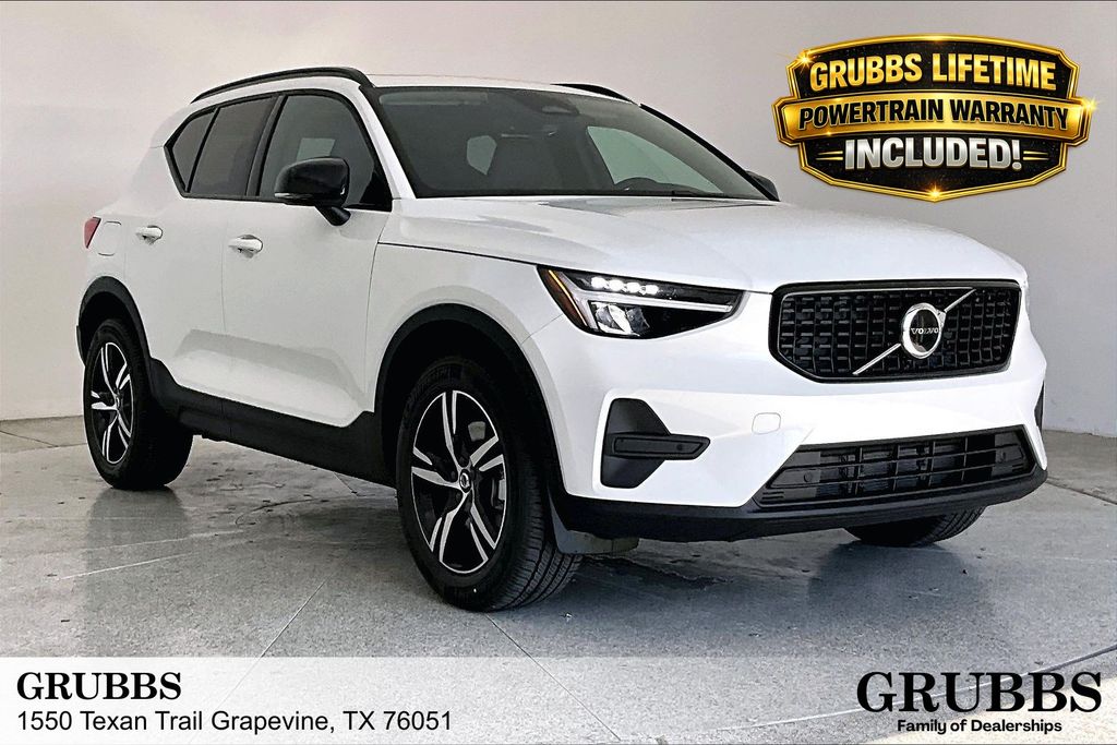 Crystal White 2026 Volvo XC40 B5 Core AWD SUV / Crossover All-Wheel Drive Automatic
