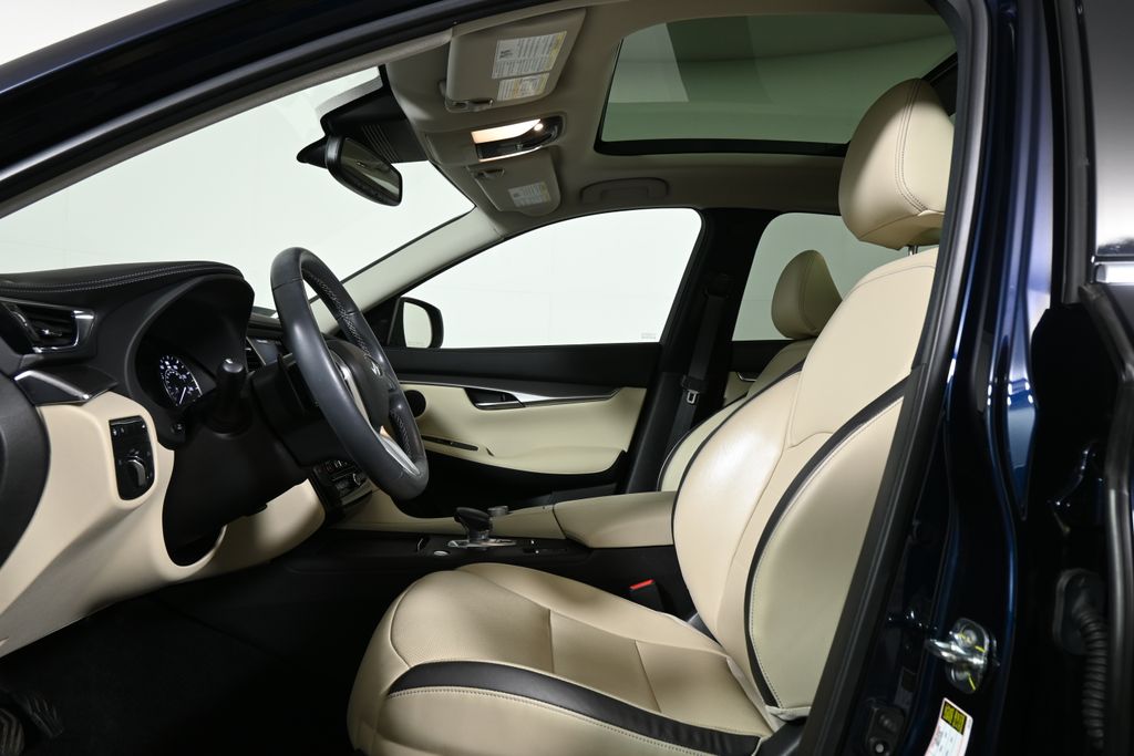 Thumbnail: 2022 INFINITI QX50 - 3