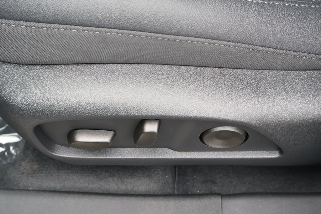 Thumbnail: 2026 Chevrolet Equinox - 16