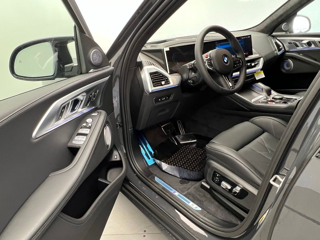 Thumbnail: 2026 BMW XM - 22