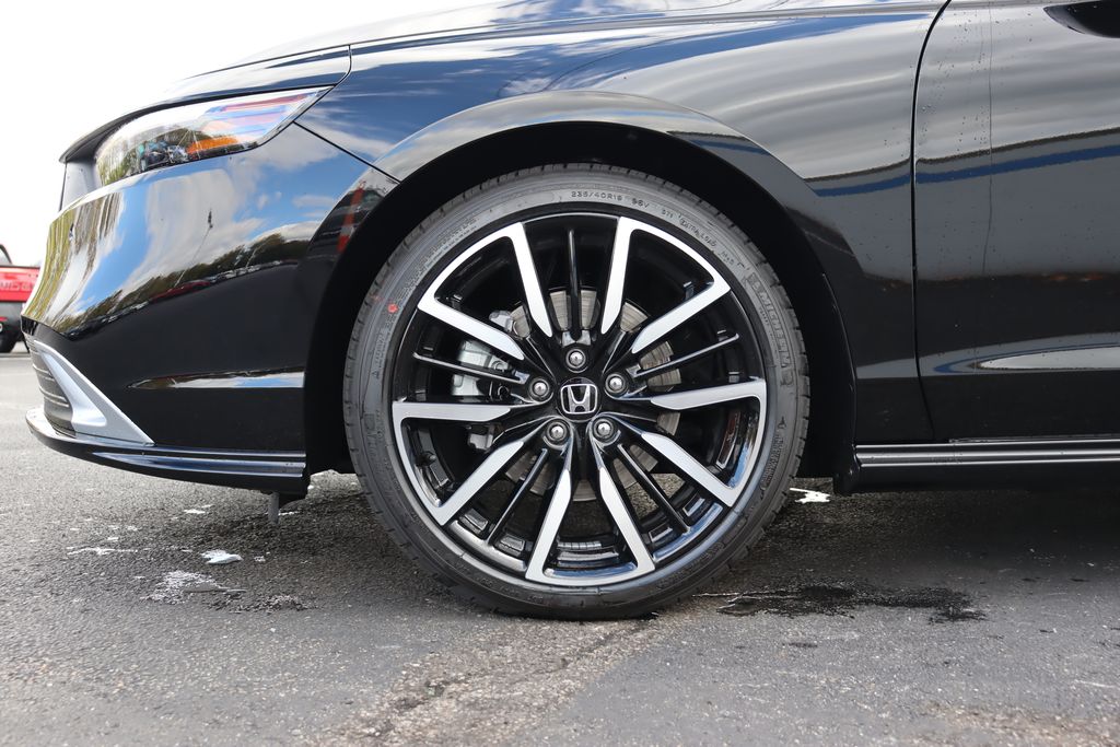 2025 Honda Accord Touring 10
