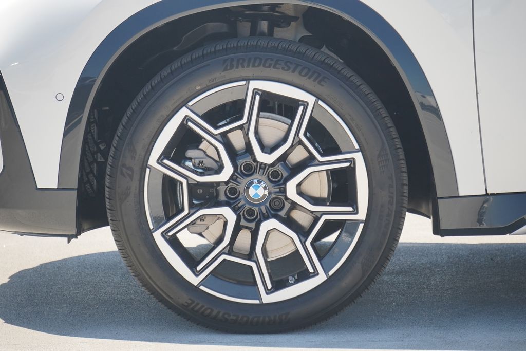 Thumbnail: 2026 BMW X1 - 5