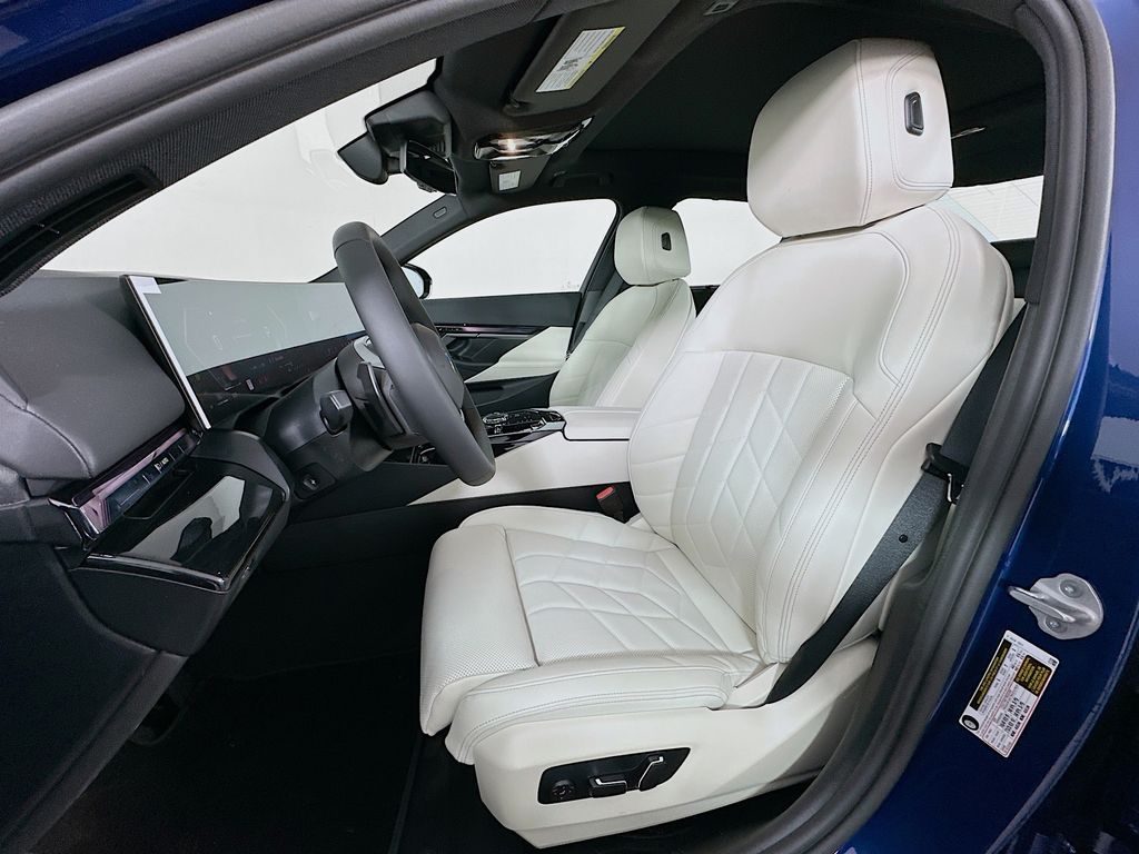 Thumbnail: 2026 BMW 5 Series - 16