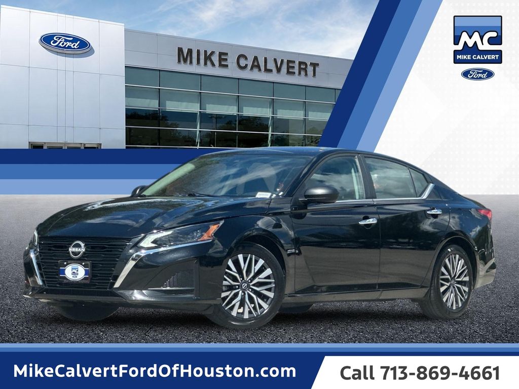 Super Black 2025 Nissan Altima Sedan Front-Wheel Drive Continuously Variable Transmission
