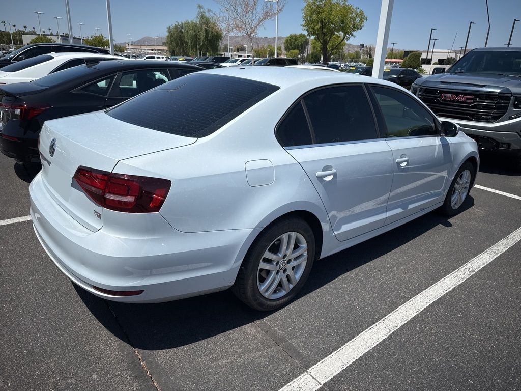 Thumbnail: 2017 Volkswagen Jetta - 4