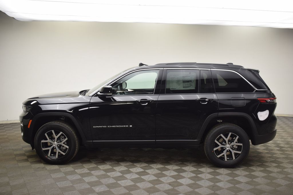 new 2025 Jeep Grand Cherokee car, priced at $43,897