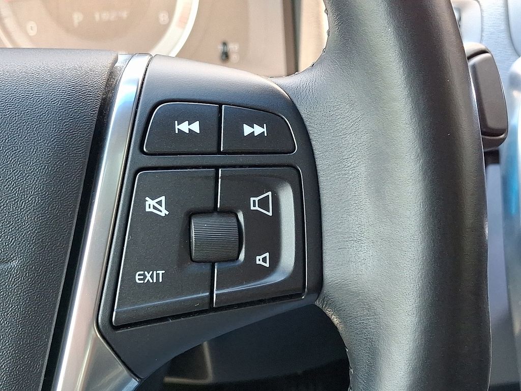 Thumbnail: 2013 Volvo S60 - 21