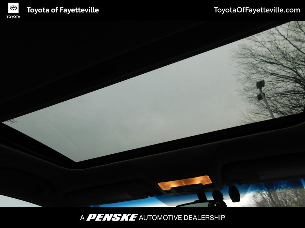 Thumbnail: 2014 Toyota Avalon - 3