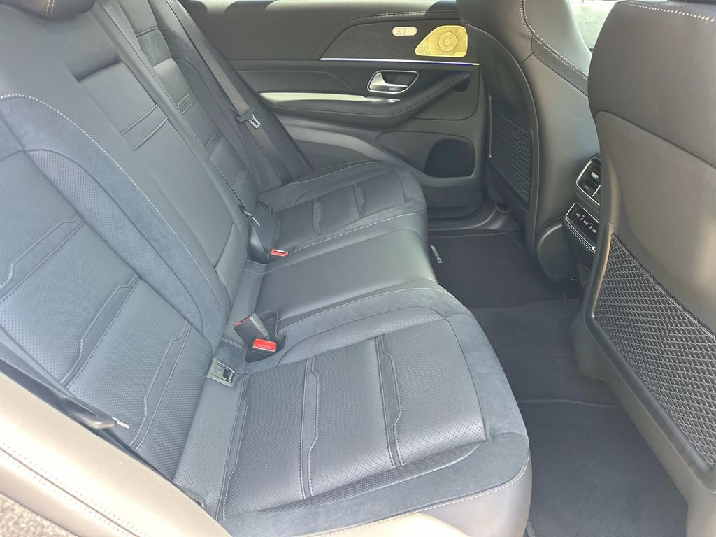 Thumbnail: 2026 Mercedes-Benz GLE - 24