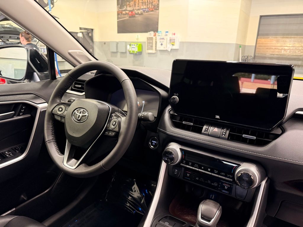 Thumbnail: 2024 Toyota RAV4 - 31