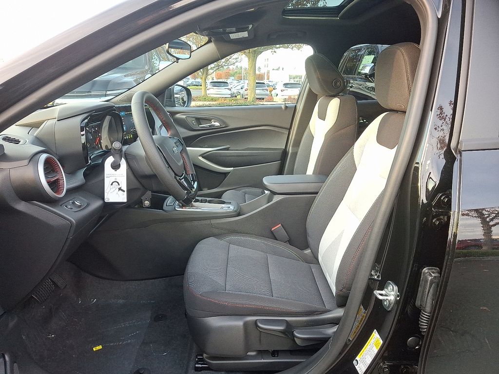 Thumbnail: 2026 Chevrolet Trax - 6