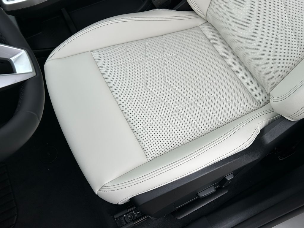 Thumbnail: 2026 BMW X1 - 15