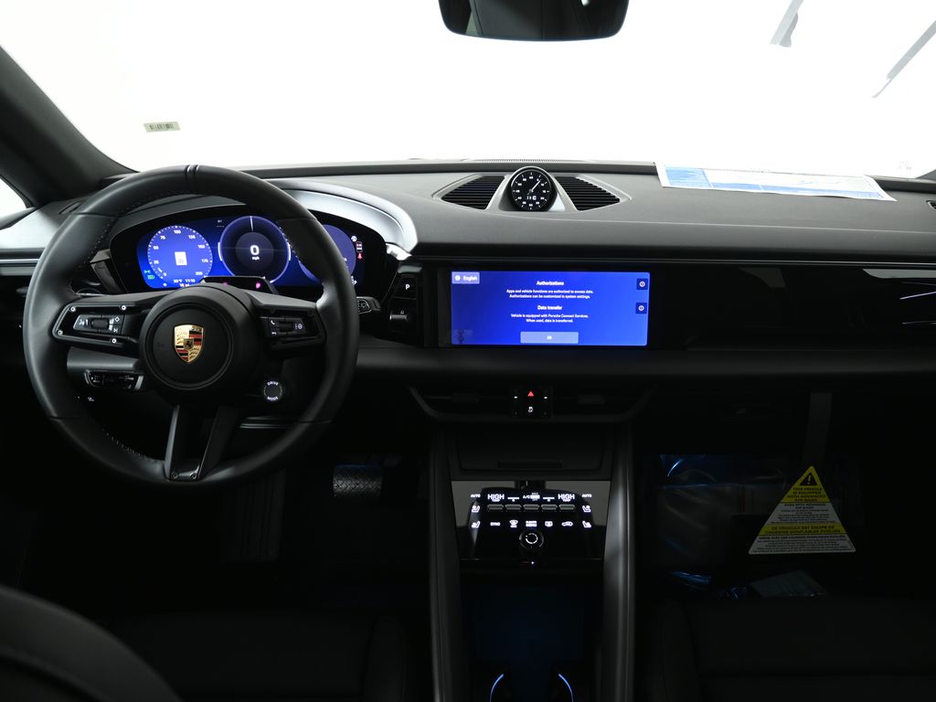 Thumbnail: 2026 Porsche Macan - 16