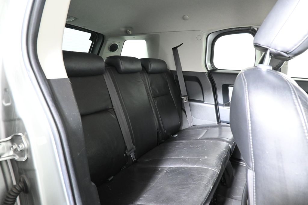 2009 Toyota FJ Cruiser Base 23