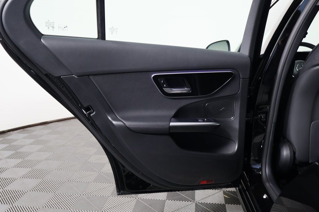 Thumbnail: 2025 Mercedes-Benz C-Class - 13