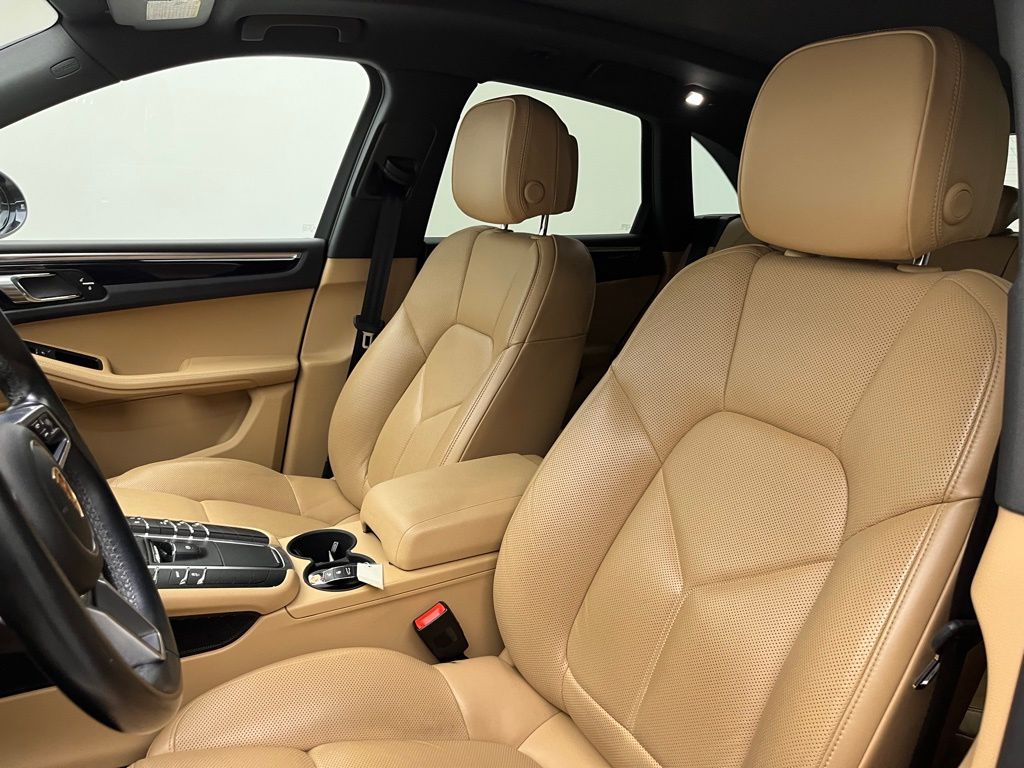 Thumbnail: 2017 Porsche Macan - 5