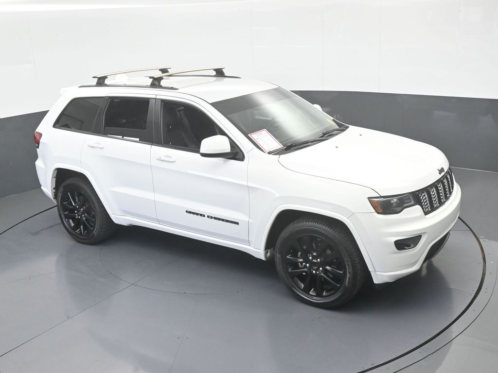 Used 2018 Bright White Clearcoat Jeep Altitude image 48