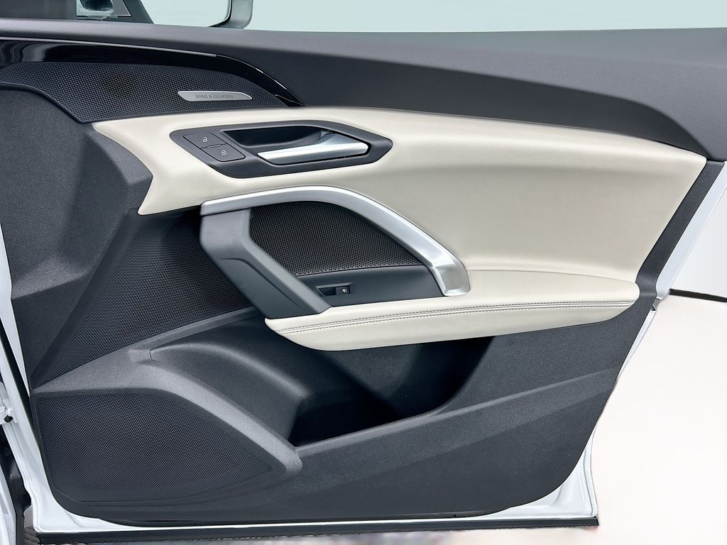 Thumbnail: 2025 Audi Q5 - 25